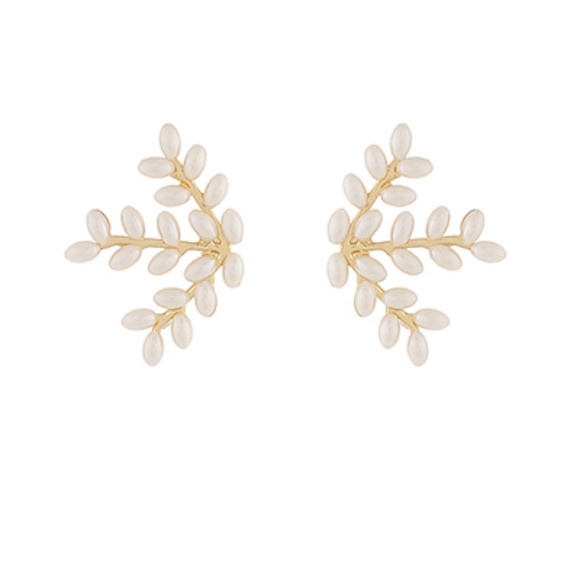 Baroque Pearl Leaf Earrings - Picture 1 of 1